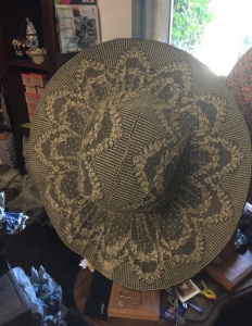 Chapeau en dentelle